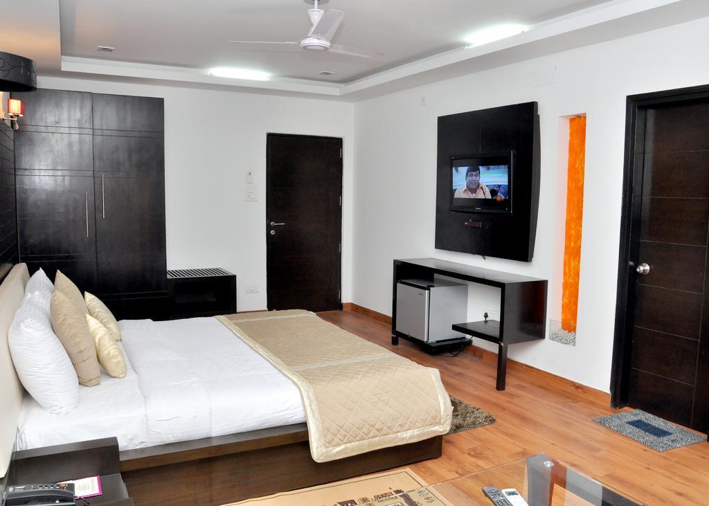 Dwarka Palace Hotel New Delhi Room photo